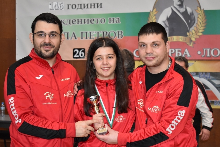 Двама състезатели на „Локомотив” ще представят България на Европейското по борба в U15
